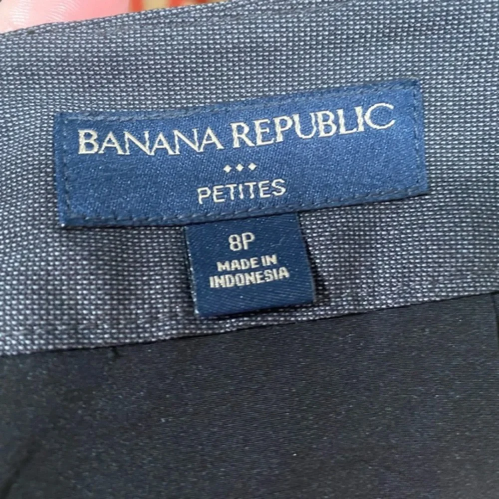 Banana‎ Republic Skirt Dark Gray size 8P Zipper& Clasp EUC